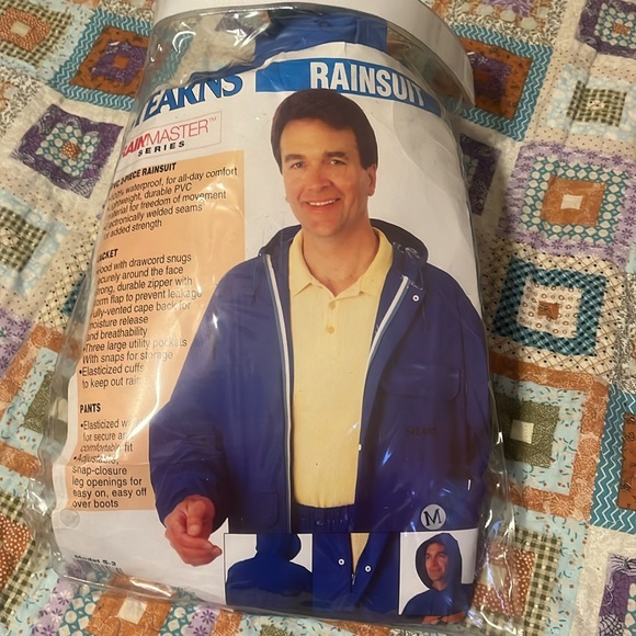Rain suit - brand new in package - Picture 4 of 5
